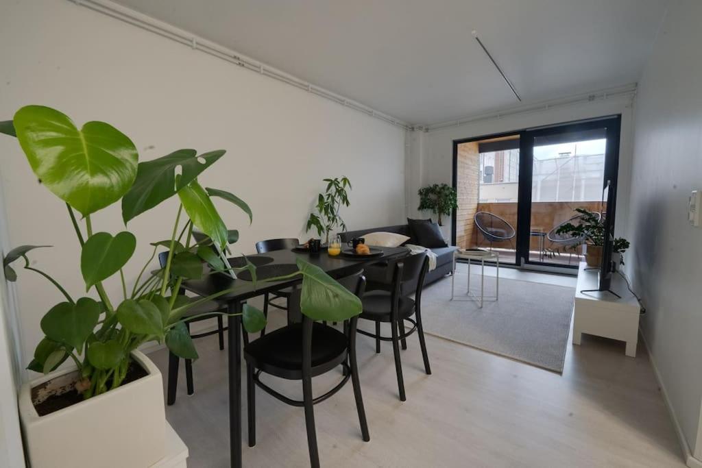 3H,K,P - Keskellae Tamperetta Kaunis Parvekkeellinen Uusittu Kolmio Apartment ภายนอก รูปภาพ